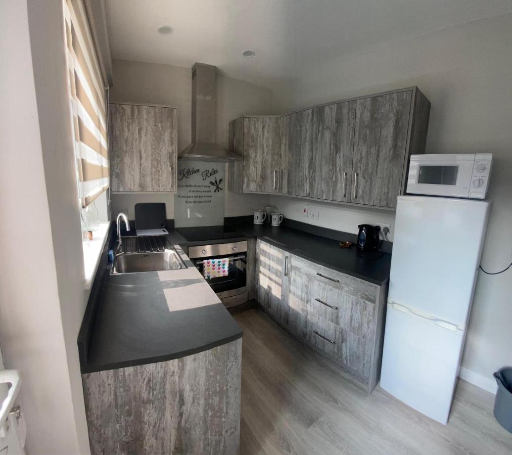Mairead - Cosy Property In Gaeltacht Quarter Белфаст Екстериор снимка