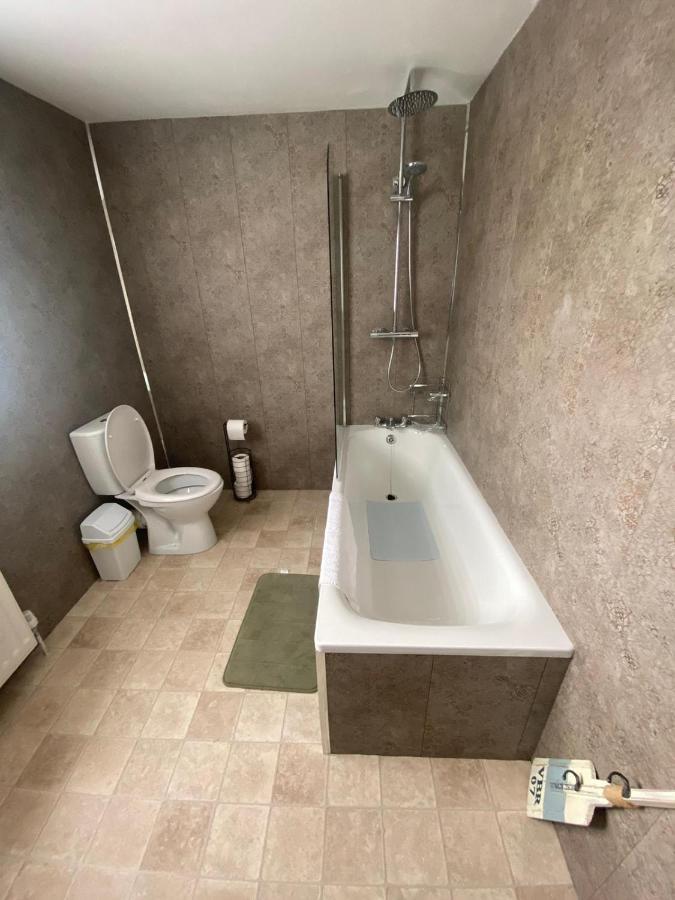 Mairead - Cosy Property In Gaeltacht Quarter Белфаст Екстериор снимка