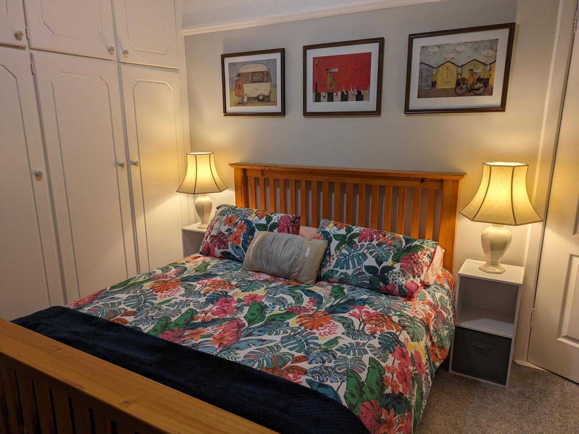Mairead - Cosy Property In Gaeltacht Quarter Белфаст Екстериор снимка