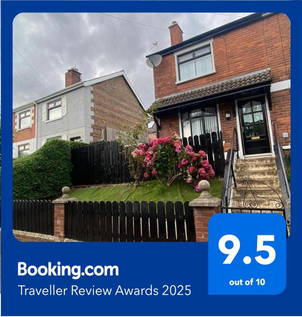 Mairead - Cosy Property In Gaeltacht Quarter Белфаст Екстериор снимка